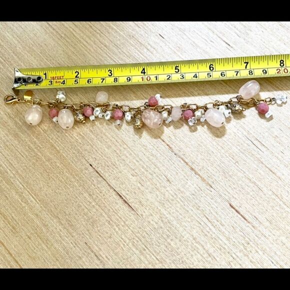 Premier Design gold tone pink beaded bracelet - Picture 3 of 8